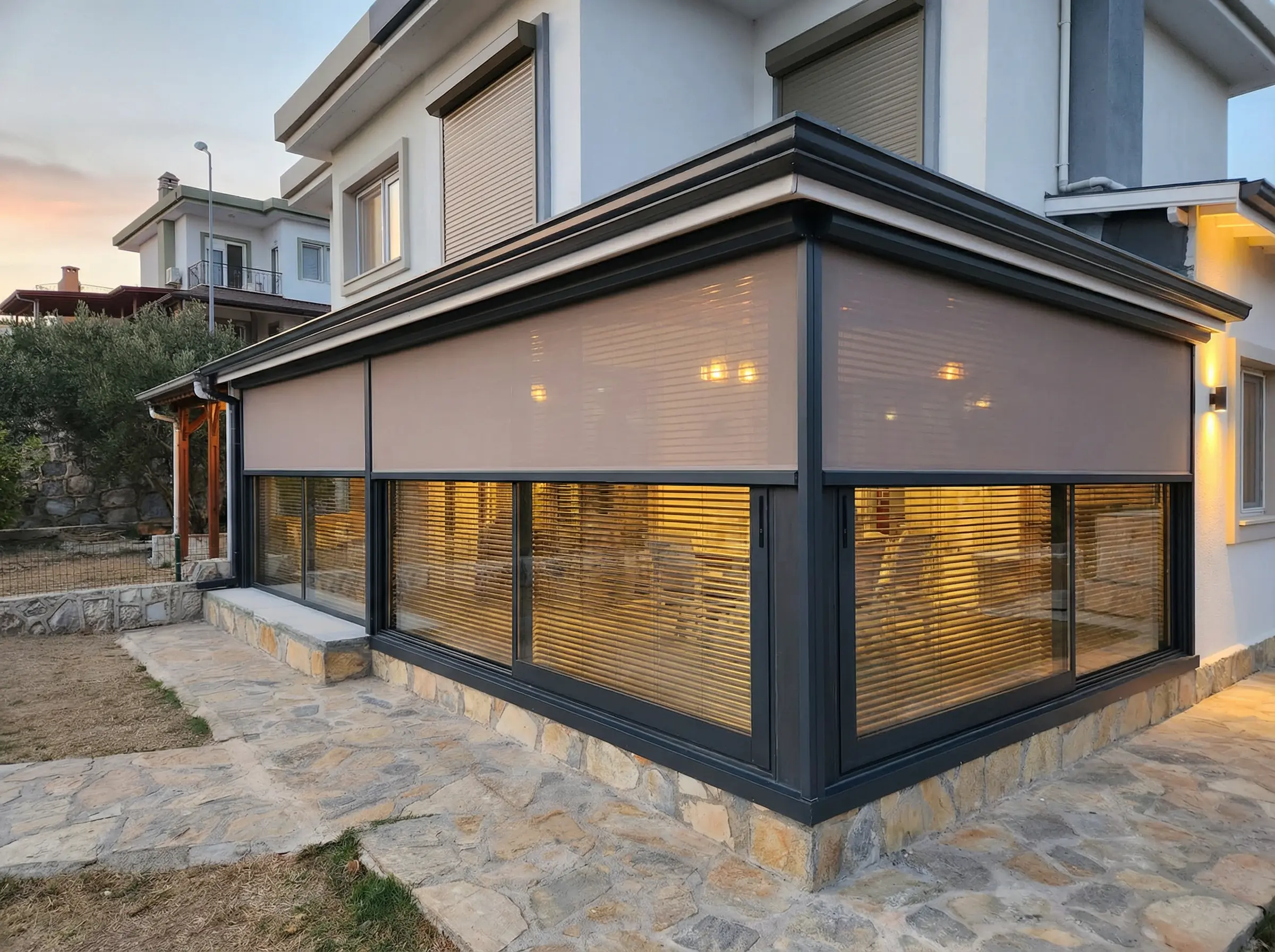 Villa bej zip perde cam cephe uygulaması